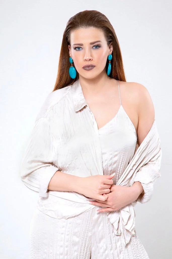 Esra Sönmezer Kimdir? 18 esra sonmezler 18