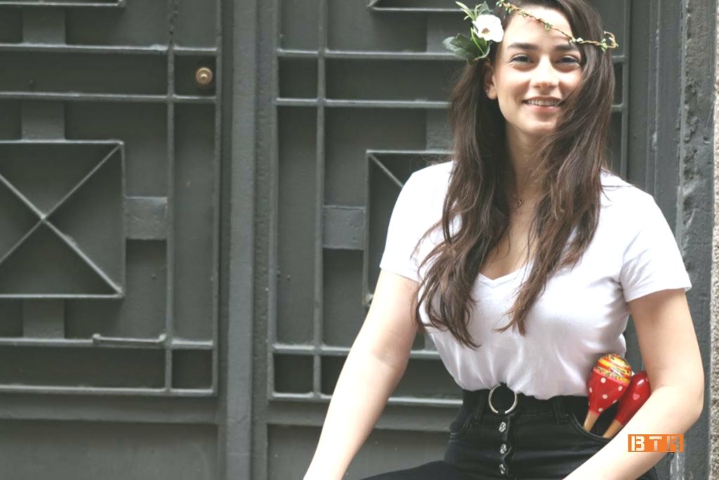 Ece Yaşar Kimdir? 2 ece yasar 1