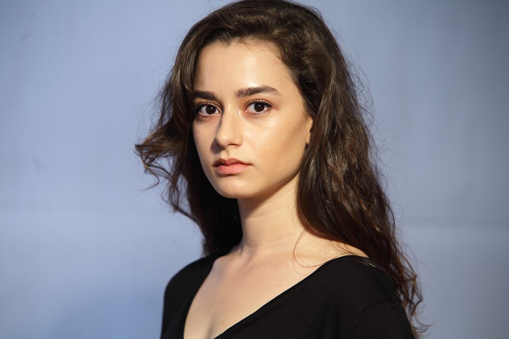 Ece Yaşar Kimdir? 6 ece yasar 5