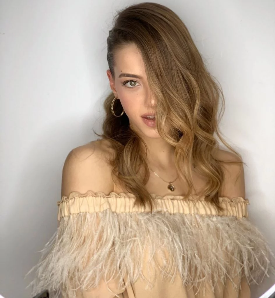 Leyla Tanlar Kimdir? 12 leyla tanlar 11