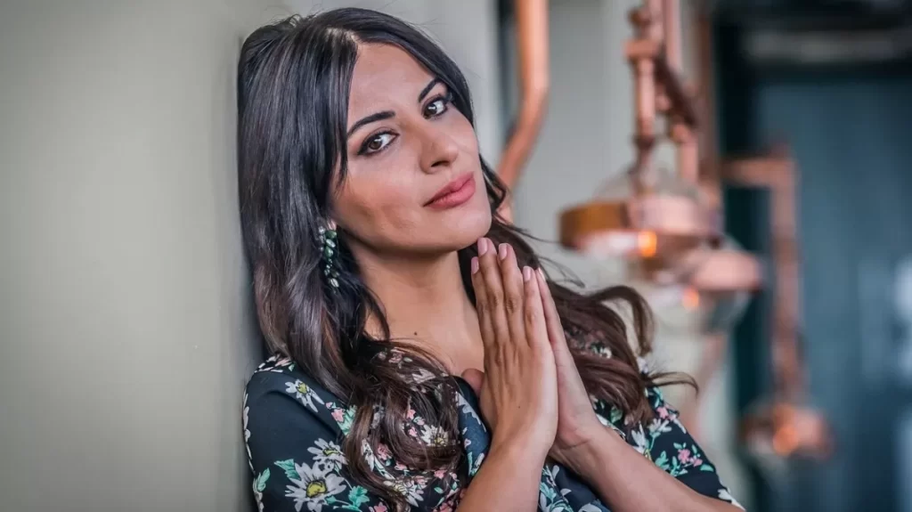 Zara Kimdir? 4 zara 3
