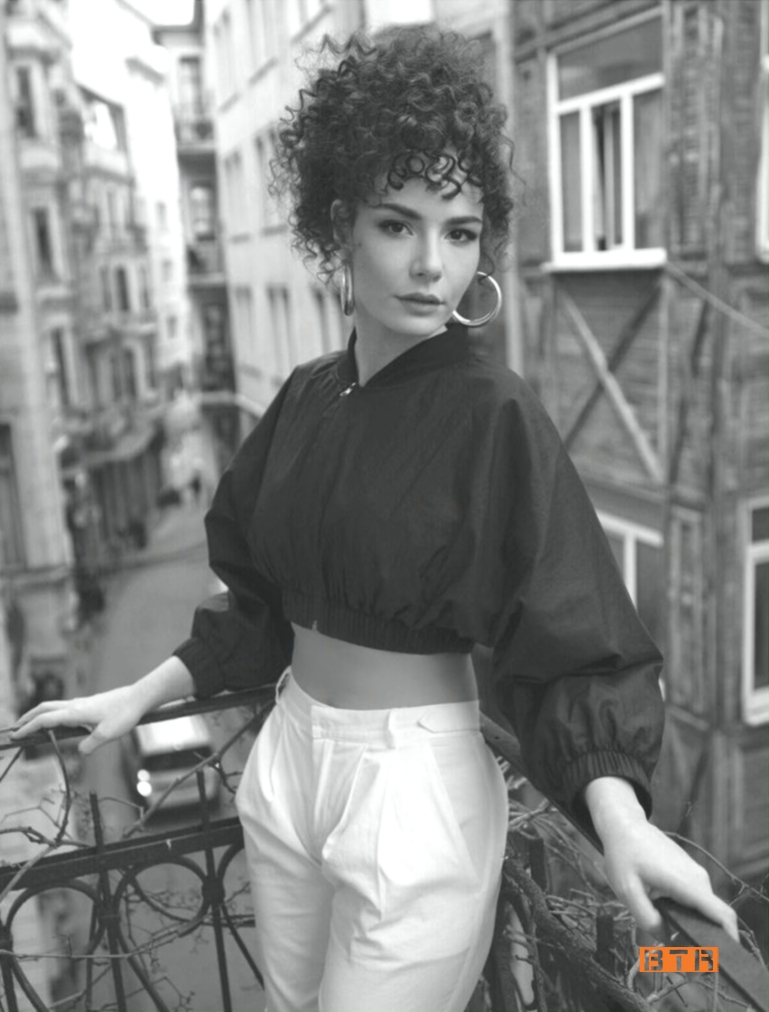 Açelya Devrim Yılhan Kimdir? 8 acelya devrim yilhan 7