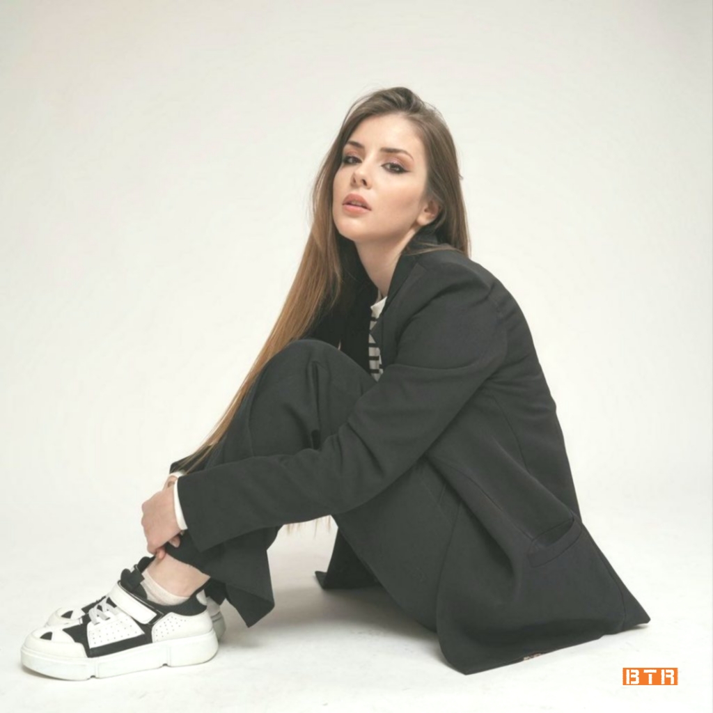 tugce ozbey 5