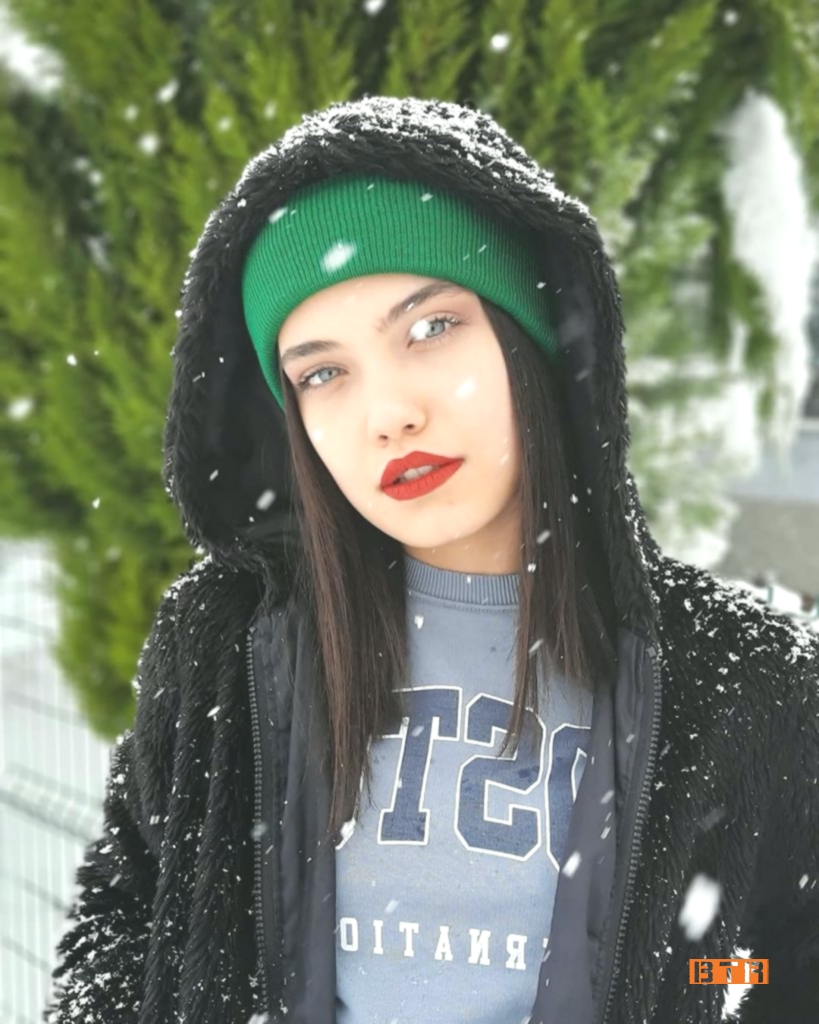 Aleyna Özgeçen Kimdir? 19 aleyna ozgecen 18