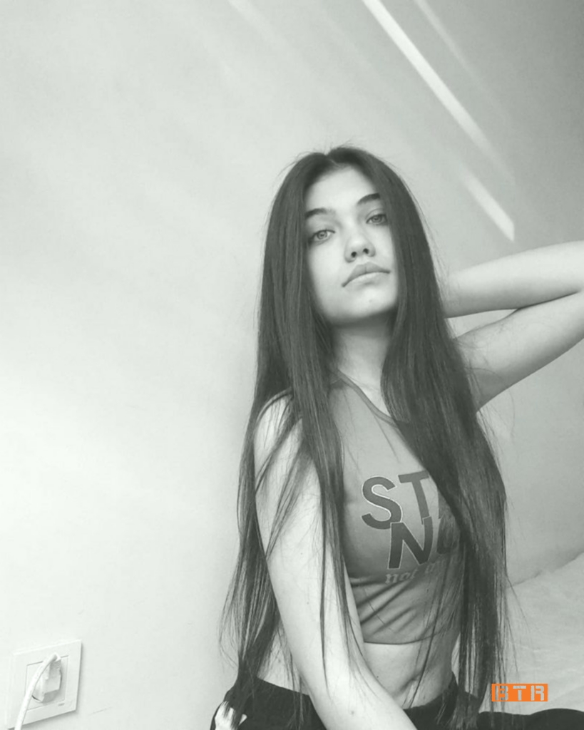 Aleyna Özgeçen Kimdir? 23 aleyna ozgecen 22