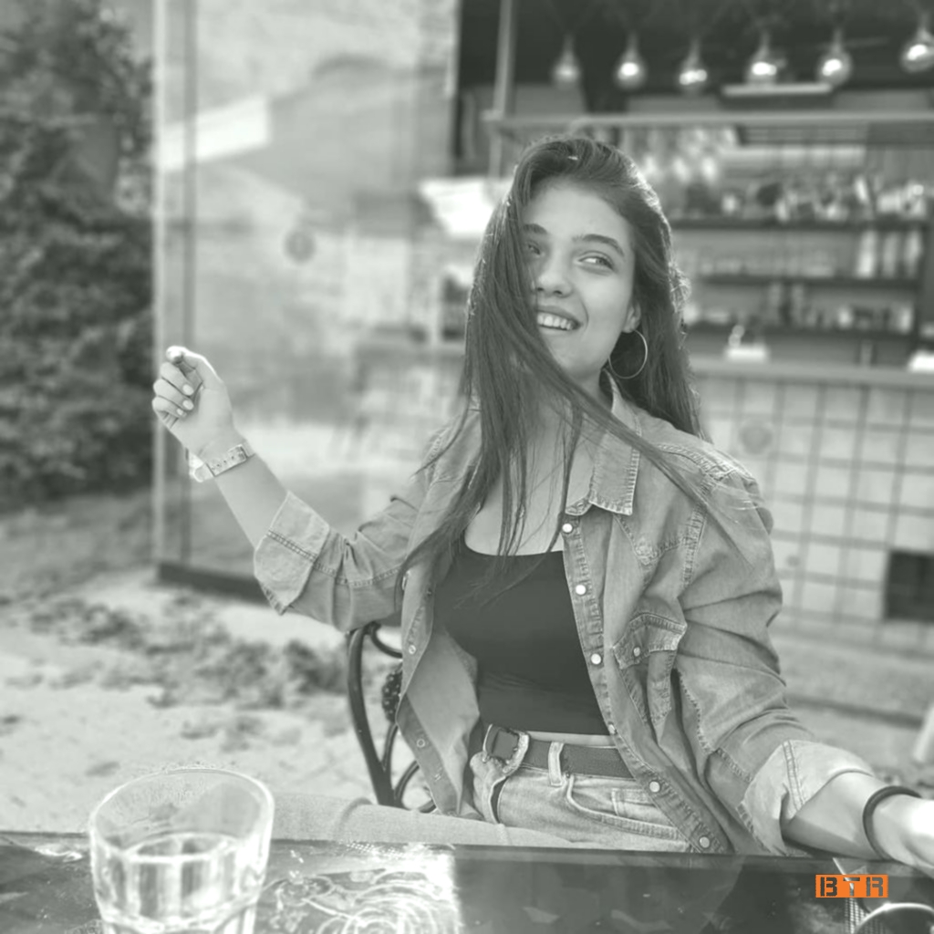 Aleyna Özgeçen Kimdir? 24 aleyna ozgecen 23