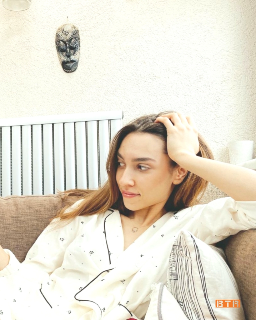 Zeynep Parla Kimdir? 18 zeynep parla 17
